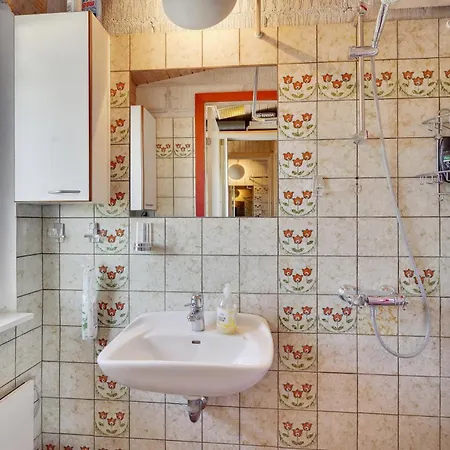 2 Bedroom Cozy In Сasa de vacaciones *