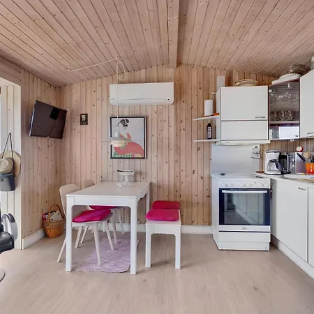 2 Bedroom Cozy In Сasa de vacaciones